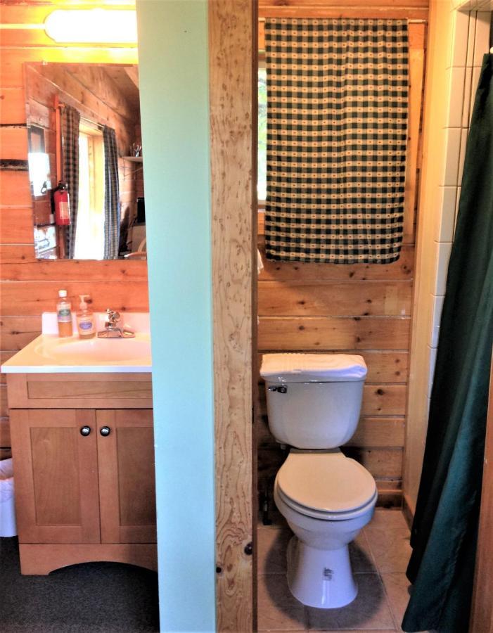 Homer Floatplane Lodge Room photo